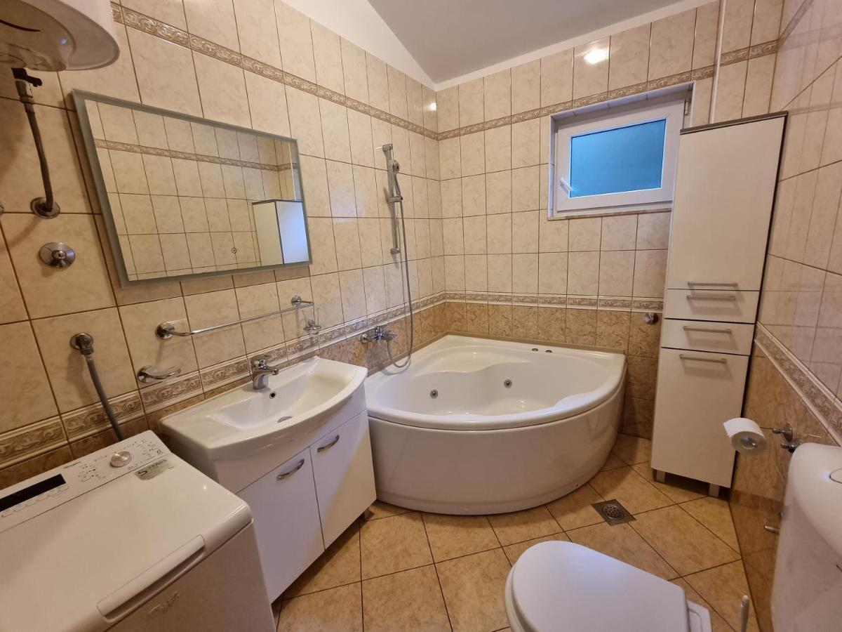 Apartments Villa Sunce Дуги-Рат Экстерьер фото